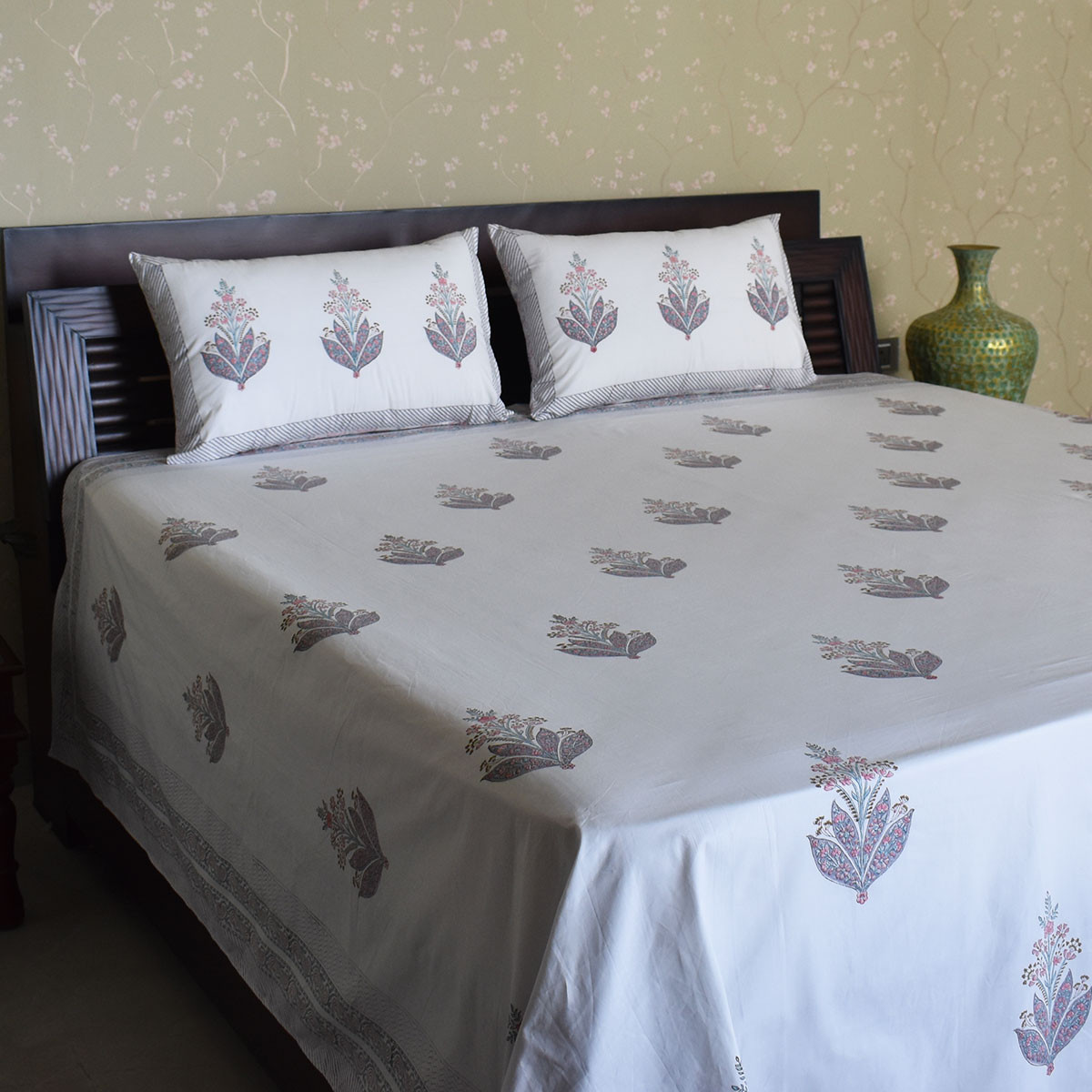 King Size Block Printed Percale Fine Cotton Bedspread with 2 Pillow Cases 200847