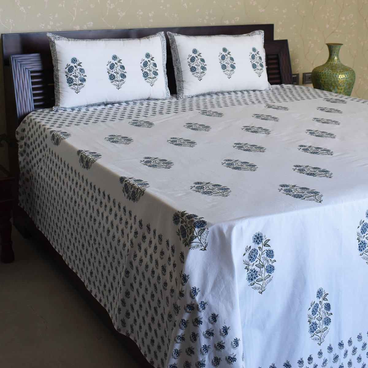 King Size Block Printed Percale Fine Cotton Bedspread with 2 Pillow Cases 200849
