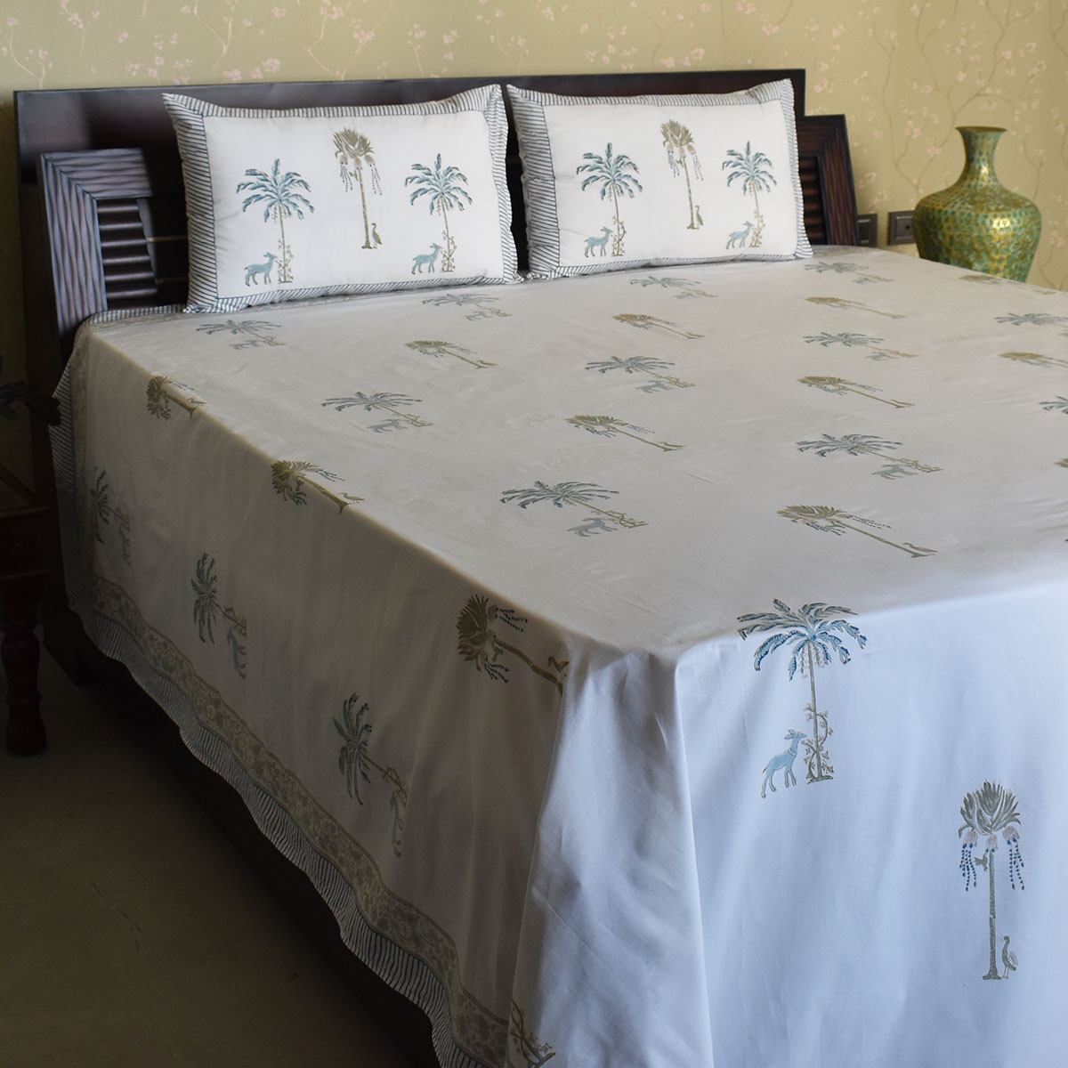 King Size Block Printed Percale Fine Cotton Bedspread with 2 Pillow Cases 200850