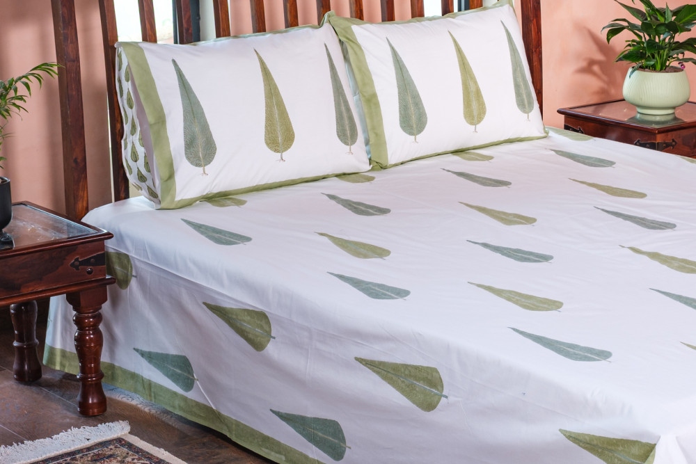 Image of King Size Block Printed Percale Fine Cotton Bedspread with 2 Pillow Cases  | 700315