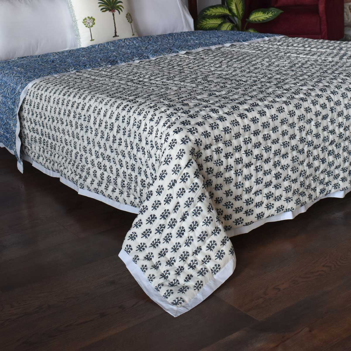 Hand Block Printed Cotton Queen Size Quilt Nili Phool Chokri 106104