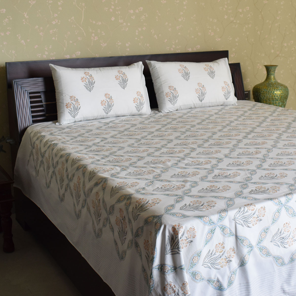 Queen Size Percale Fine Cotton Bedspread with 2 Pillow Cases 200058