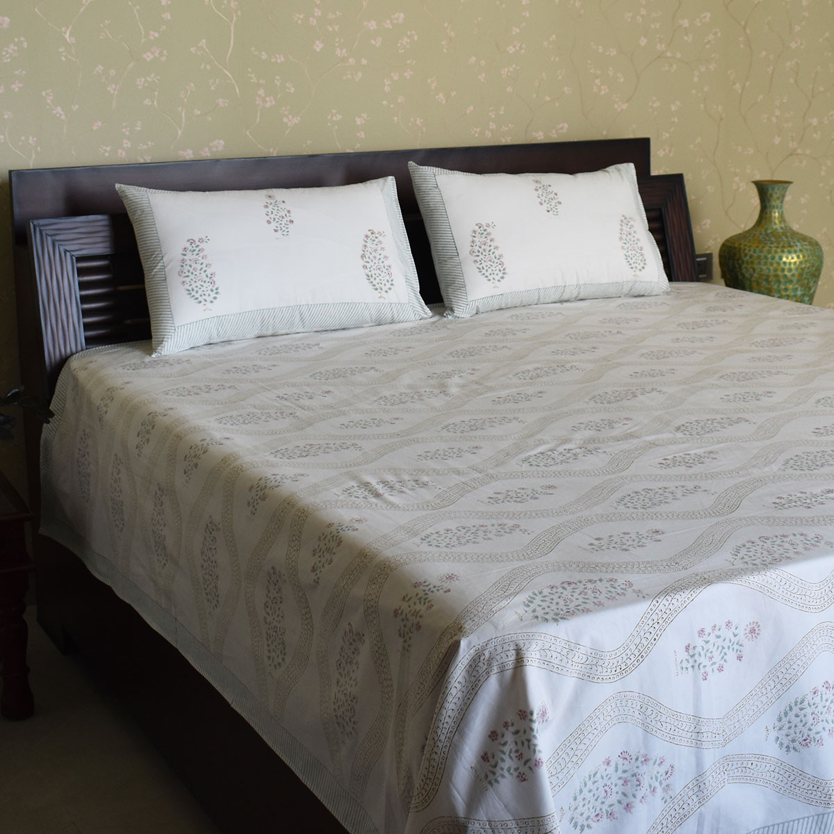 Queen Size Percale Fine Cotton Bedspread with 2 Pillow Cases 200082