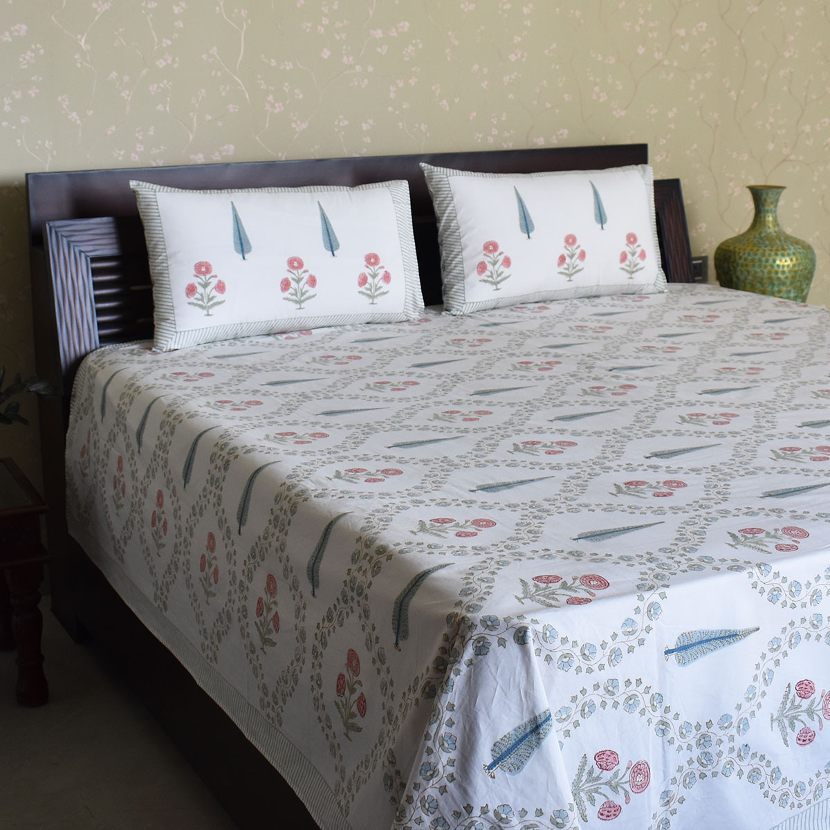 Queen Size Percale Fine Cotton Bedspread with 2 Pillow Cases 200083