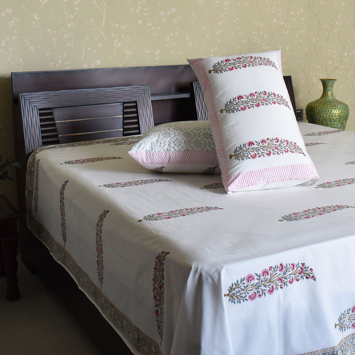 Queen Size Percale Fine Cotton Bedspread with 2 Pillow Cases 200085