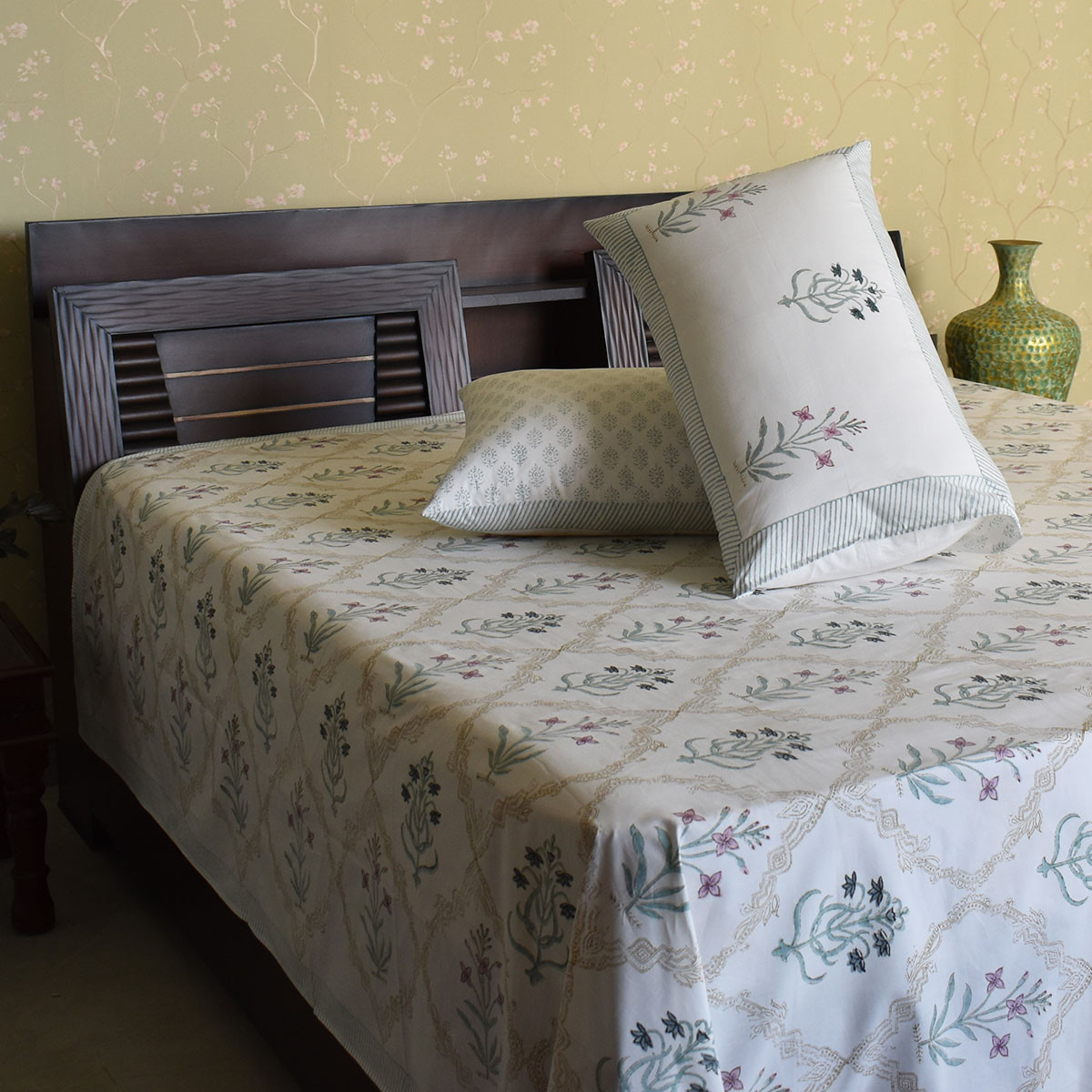 Queen Size Percale Fine Cotton Bedspread with 2 Pillow Cases 200086