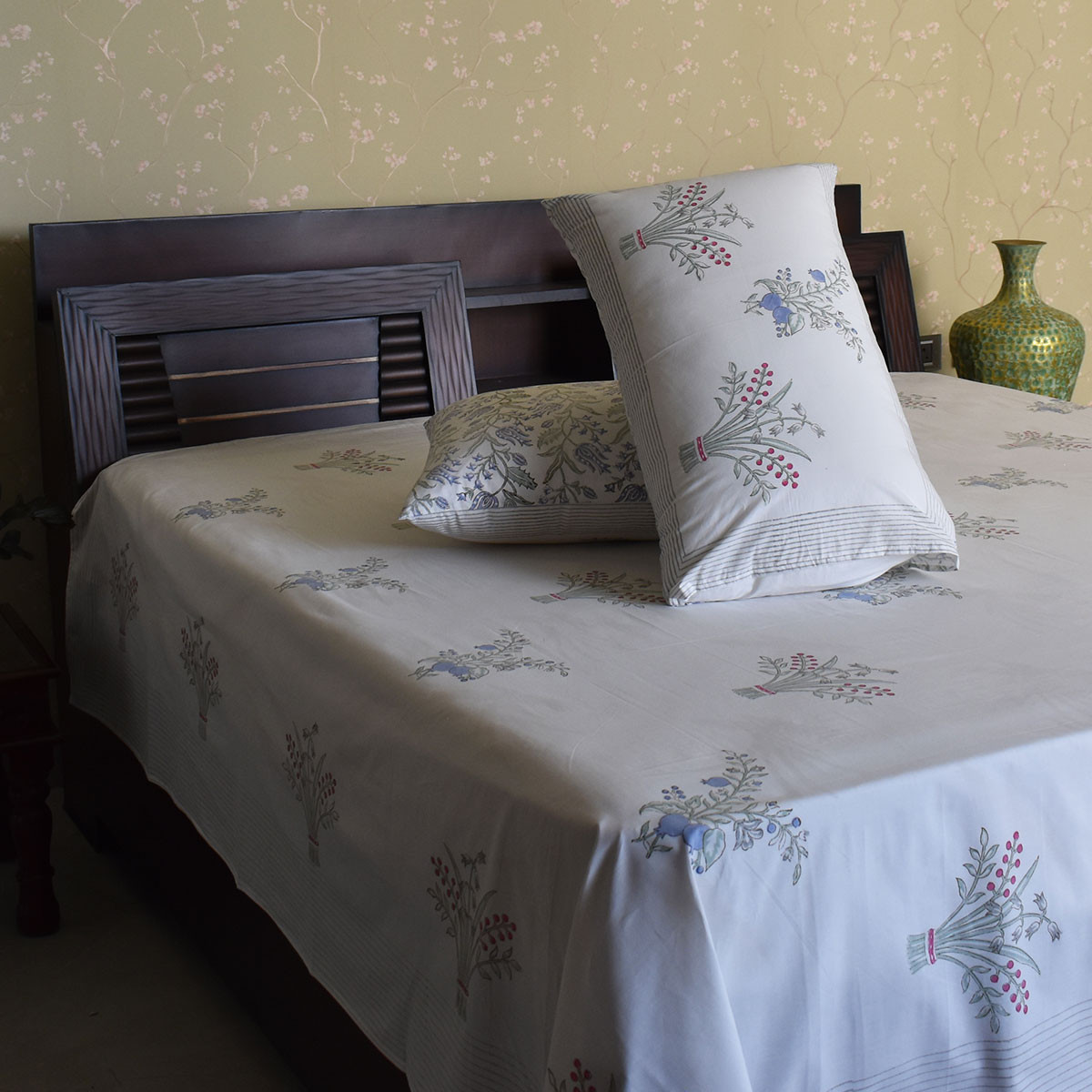 Queen Size Percale Fine Cotton Bedspread with 2 Pillow Cases 200087