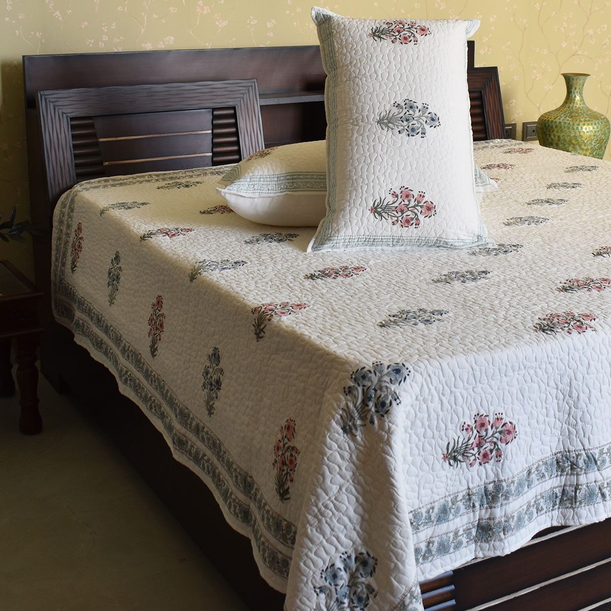 Quilted Bedspread Queen Size  202418