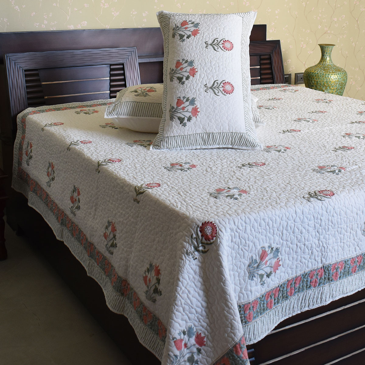 Quilted Bedspread Queen Size  202421