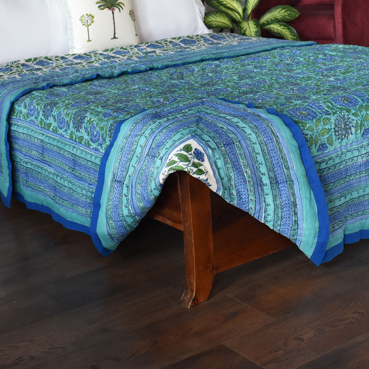 Hand Block Printed Cotton Quilt King Size Surajmukhi Blue Gud 106164