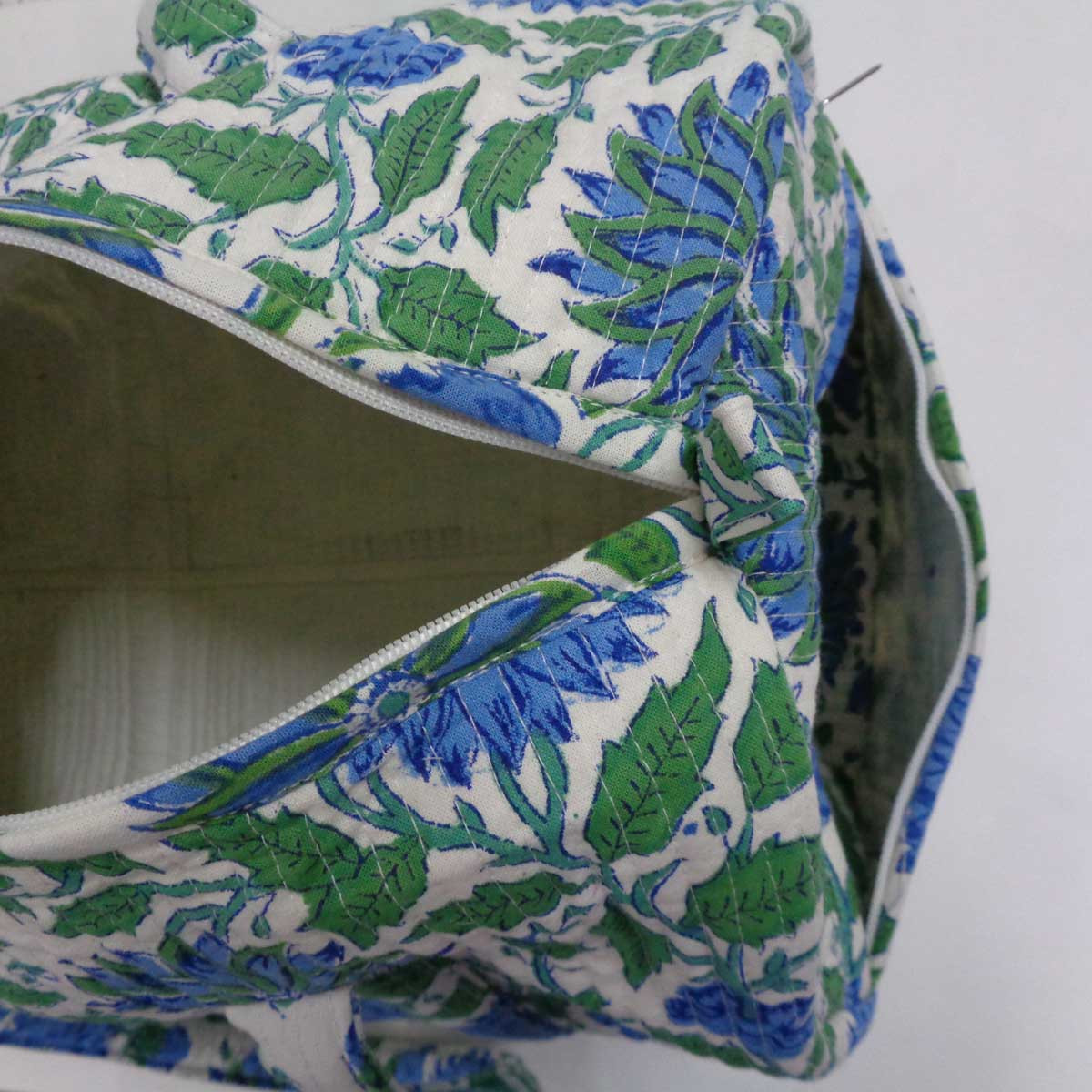 Weekender Bag Surajmukhi Blue Open 106164