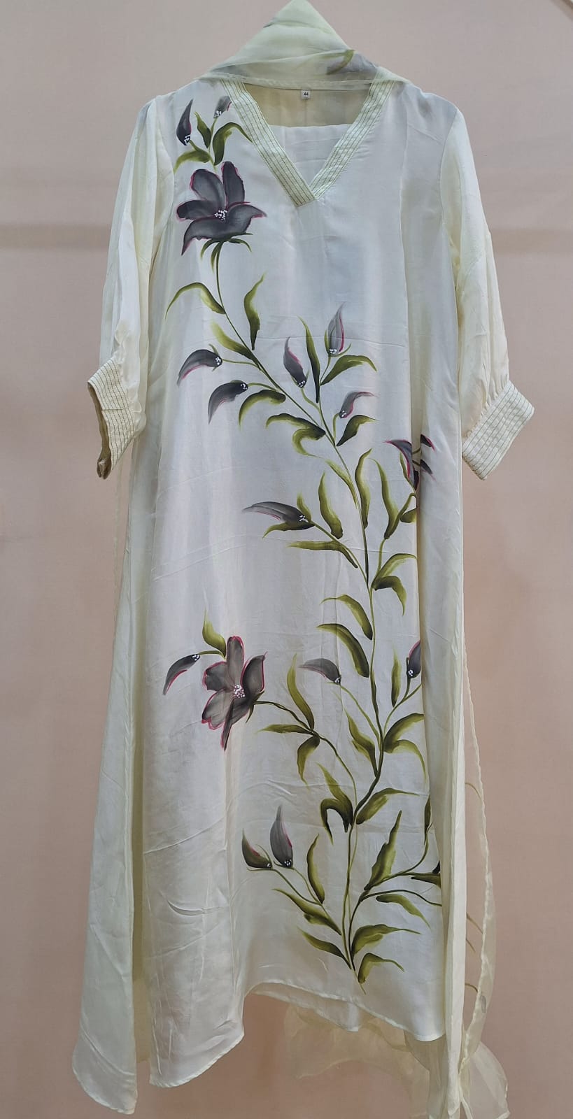 WHITE HANDPAINTED SUIT SET