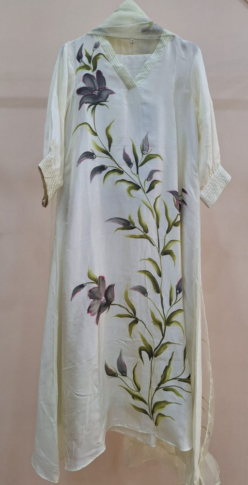 Image of WHITE HANDPAINTED SUIT SET
