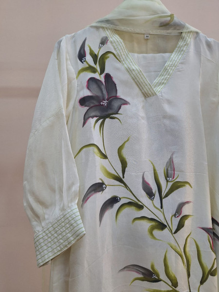 WHITE HANDPAINTED SUIT SET