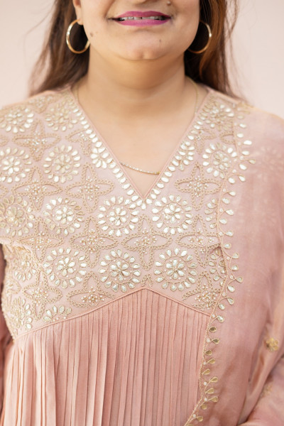 PEACH HANDWORK ALIACUT SUIT SET