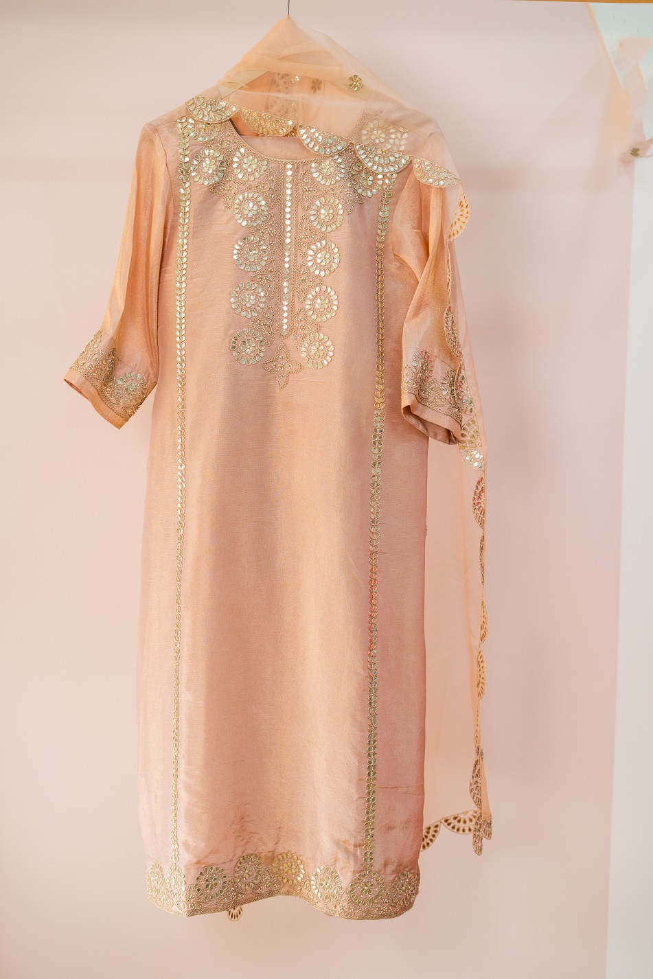 PEACH TISSUE HANDWORK SUIT SET