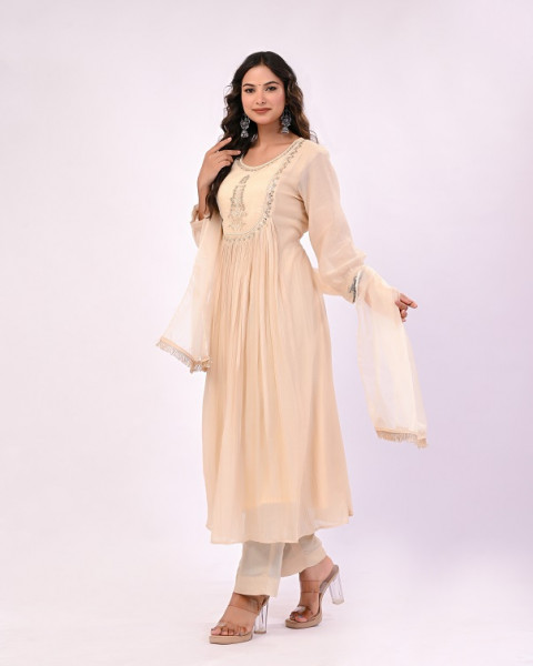 OFFWHITE MULCHANDERI HANDWORK SUIT SET