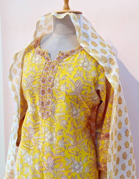 LIGHT YELLOW PRINTED CHANDERI SUIT PANT AND DUPATTA SET