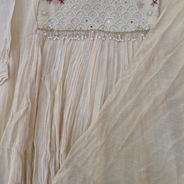 OFF WHITE MUL CHANDERI HANDWORK SUIT PANT AND DUPATTA SET