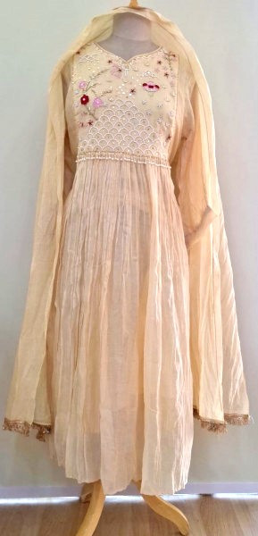 OFF WHITE MUL CHANDERI HANDWORK SUIT PANT AND DUPATTA SET