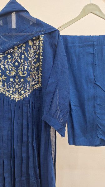 BLUE HANDWORK MULCHANDERI SUIT SET
