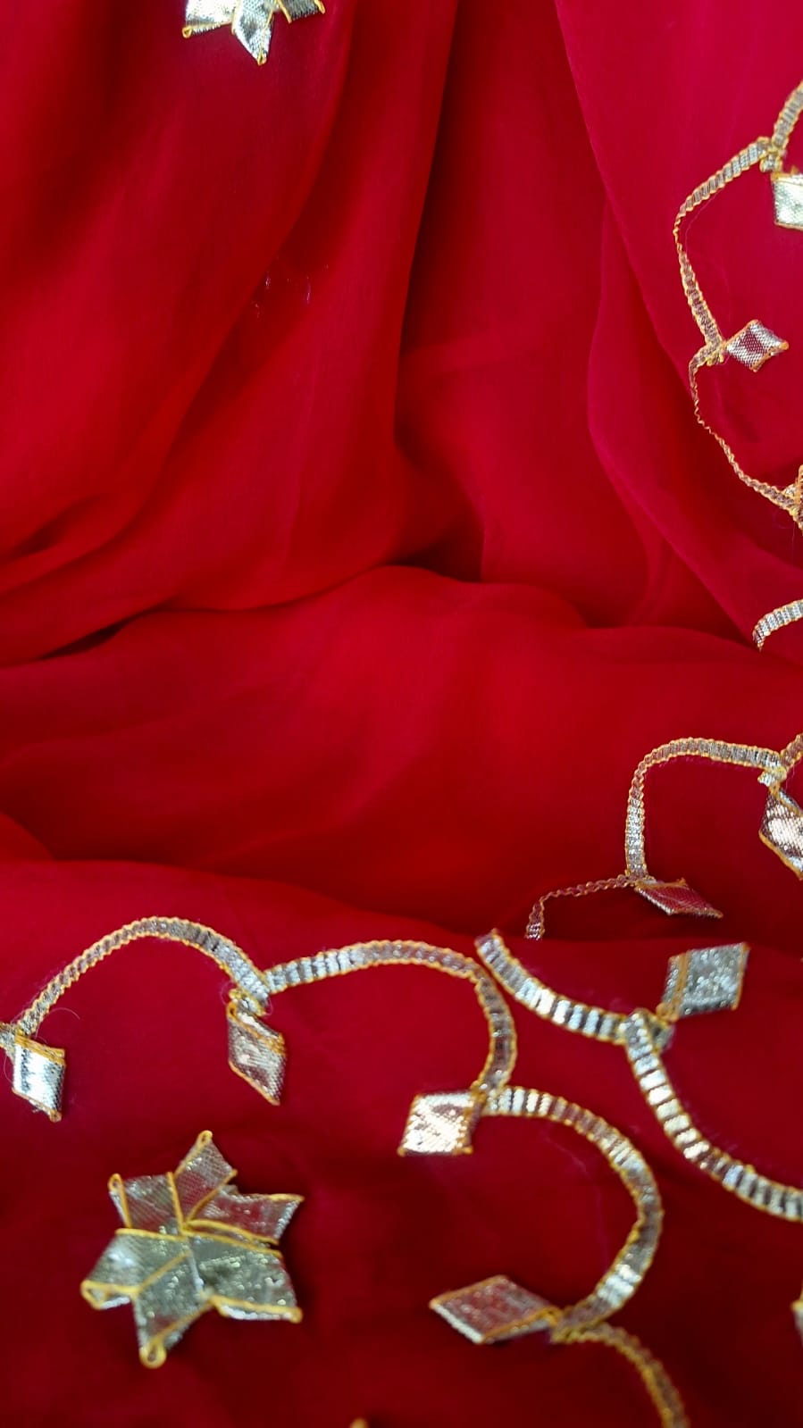 RED SHIFFON KACCHAGOTA HANDWORK  SAREE WITH UNSTITCHED  KACCHAGOTA HANDWORK  BLOUSE