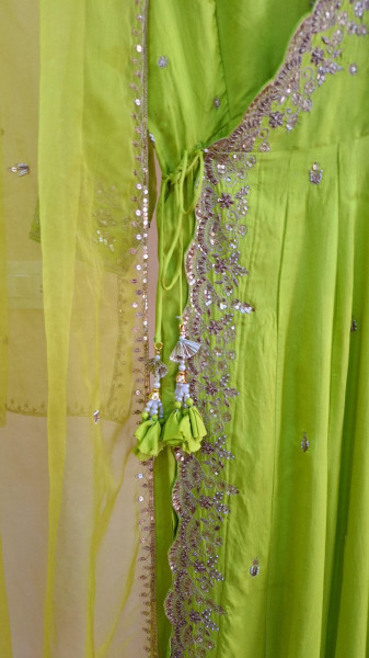 LIRIL GREEN HANDWORK ANGRAKHA SET