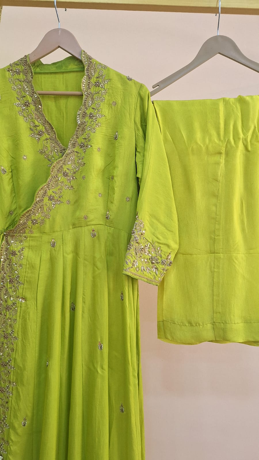 LIRIL GREEN HANDWORK ANGRAKHA SET