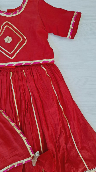 RED MUL CHANDERI HANDWORK TOP SKIRT AND DUPATTA KIDS SET
