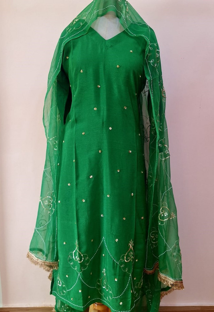 Image of GREEN HANDWORK KURTI PANT DUPATTA SET