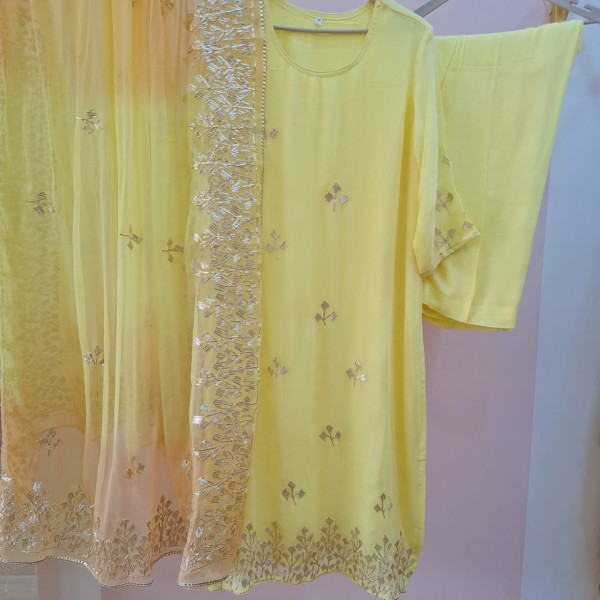 LIGHT YELLOW KACHHA GOTA HANDWORK SUIT AND PANT WITH DUPATTA SET