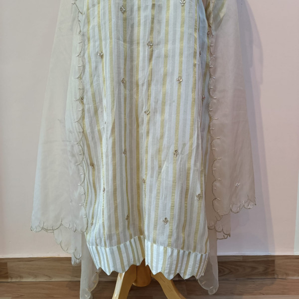 OFF WHITE HANDWORK KURTI FARSI PANTS WITH DUPATTA SET