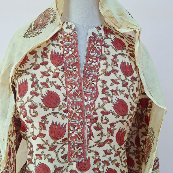 LIGHT SKINNY PRINTED CHANDERI HANDWORK  SUIT PANT AND DUPATTA SET