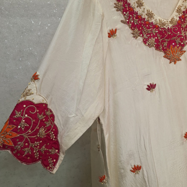OFF WHITE HANDWORK SUIT PANT AND DUPATTA SET