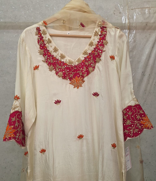 OFF WHITE HANDWORK SUIT PANT AND DUPATTA SET