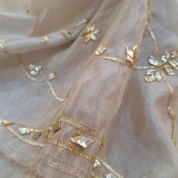 OFF WHITE KACCHA GOTA HANDWORK SAREE SET