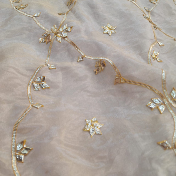 OFF WHITE KACCHA GOTA HANDWORK SAREE SET