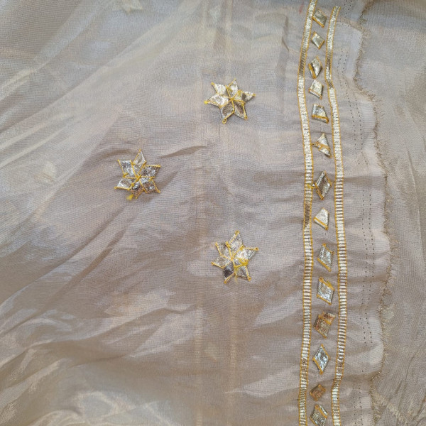 OFF WHITE KACCHA GOTA HANDWORK SAREE SET