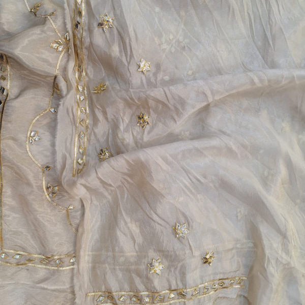 OFF WHITE KACCHA GOTA HANDWORK SAREE SET