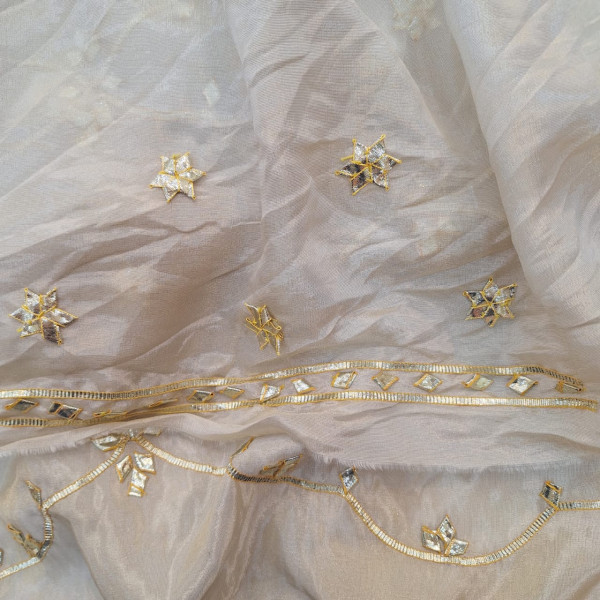 OFF WHITE KACCHA GOTA HANDWORK SAREE SET