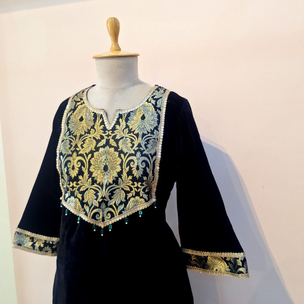 BLACK VELVET WITH BANARASI TOUCH KAFTAN STYLE SET