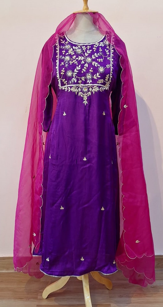 Image of PURPLE GAJJI HANDWORK SUIT PANT AND DUPATTA SET