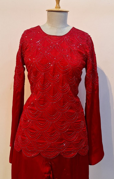 RED GAJJI SILK HANDWORK TOP AND PANTS SET