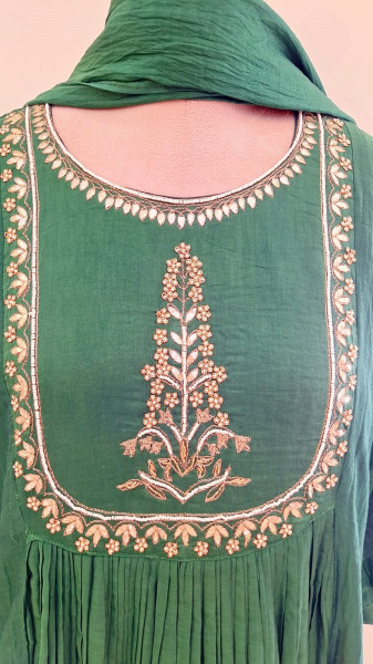 BOTTLE GREEN HANDWORK MULCHANDERI SET