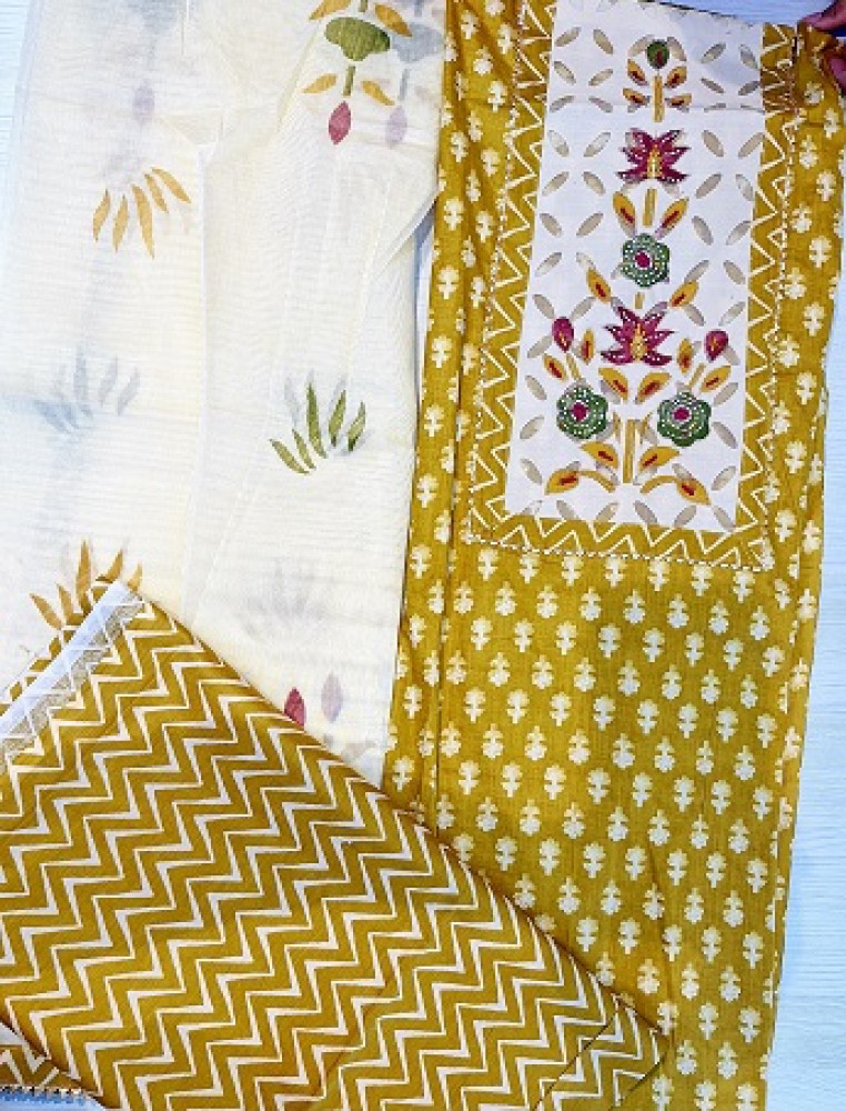 Image of OLIVE GREEN COTTON HANDWORK SUIT SET