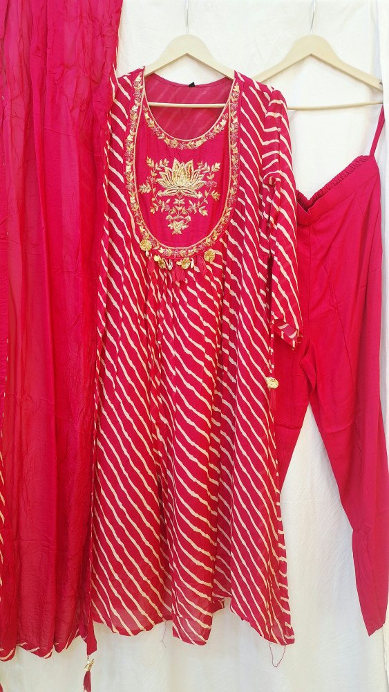 Image of RED LEHRIYA HANDWORK SUIT SET