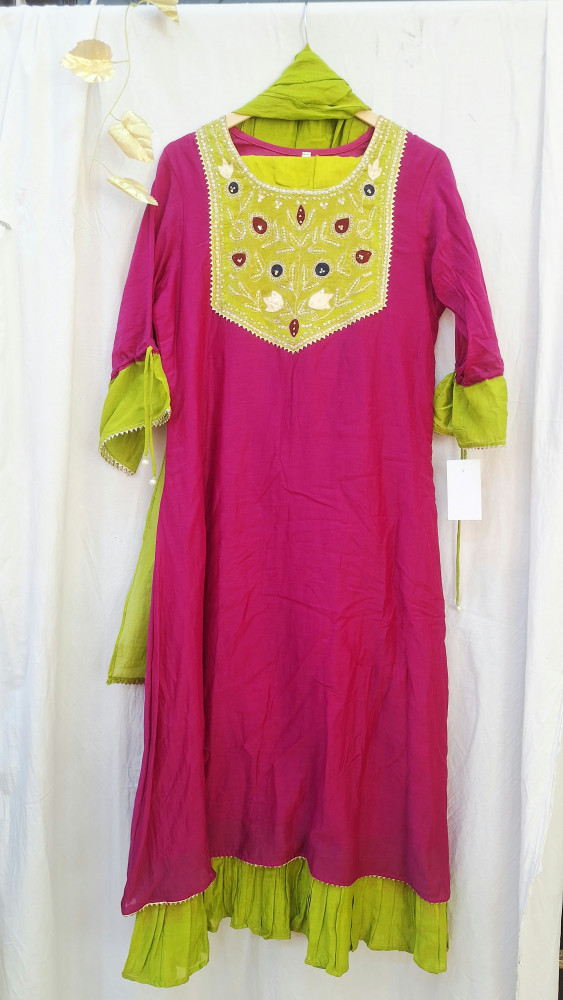 Image of RANI GREEN MULCHANDERI HANDWORK SET