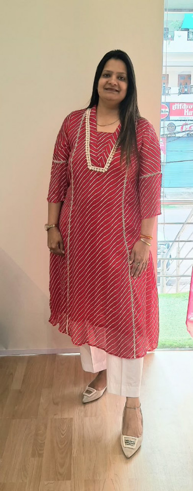 Image of RED RANI LEHRIYA CHINON KURTI WITH WHITE PANTS