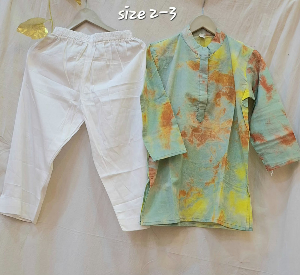 Image of GREEN KURTA WITH WHITE PANTS SET