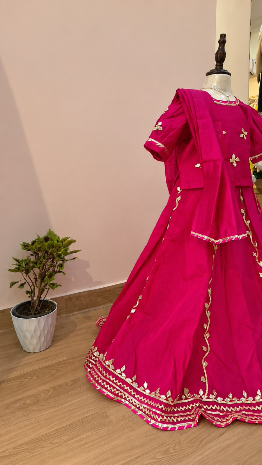 RANI CHANDERI KACCHAGOTA  TOP SKIRT WITH DUPPTTA SET